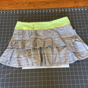 Rare! Lululemon Run:Pace Setter Skirt Silver Spoon